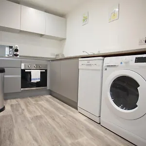 Sea Air - 2 Bedrooms - Parking - Mins To Bournemouth
