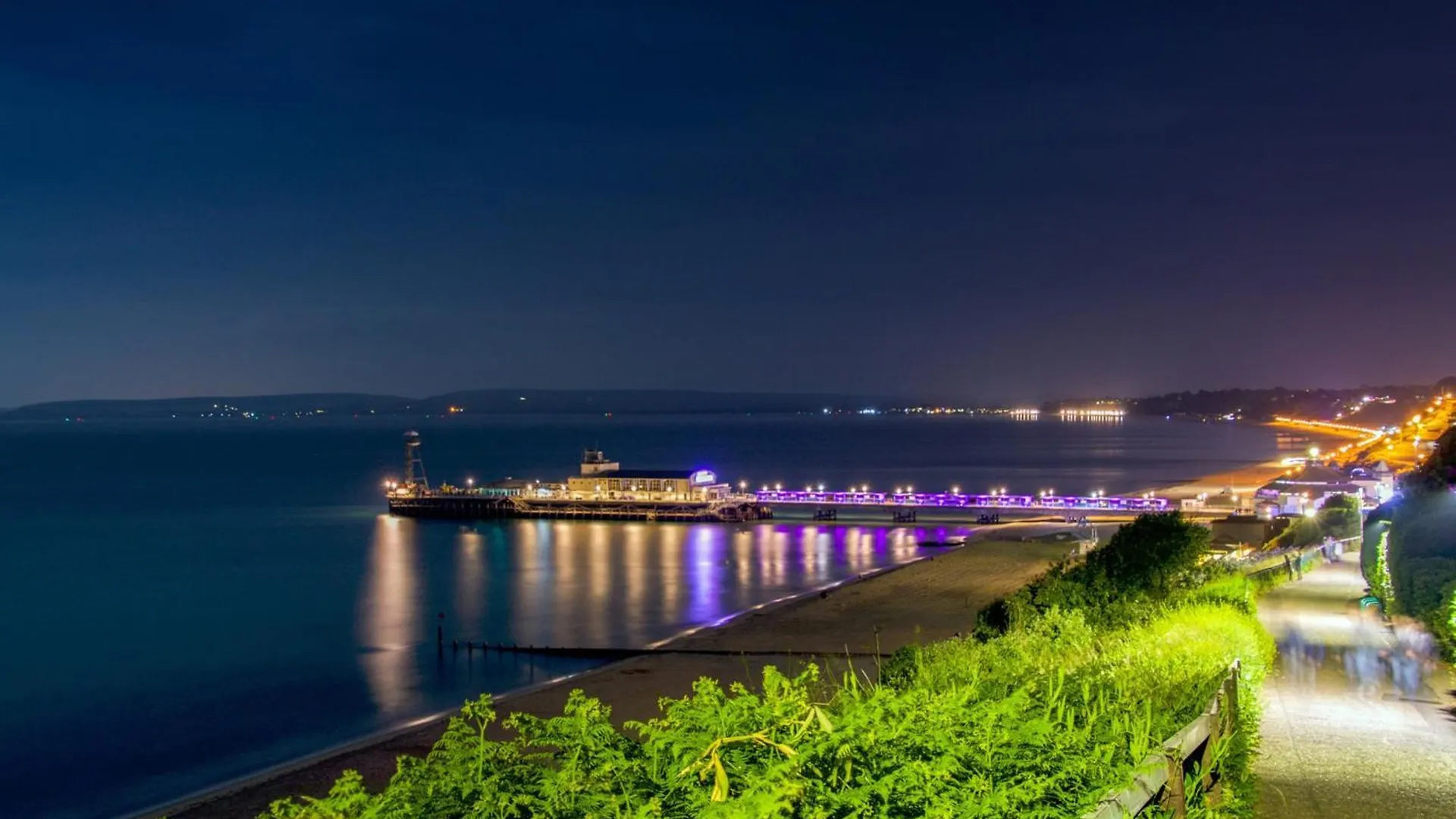 Bournecoast - Clifftop Apartment With Garden -Fm827 Bournemouth